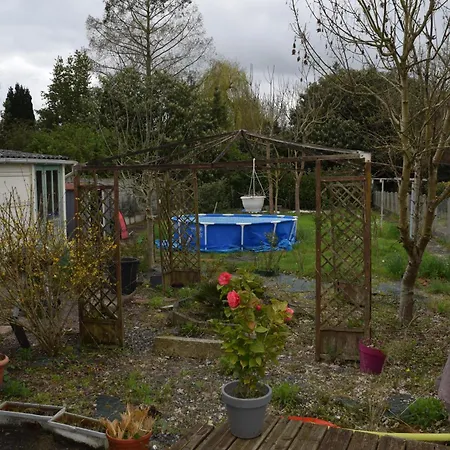 ホームステイ Location24hlemans La Suze-sur-Sarthe